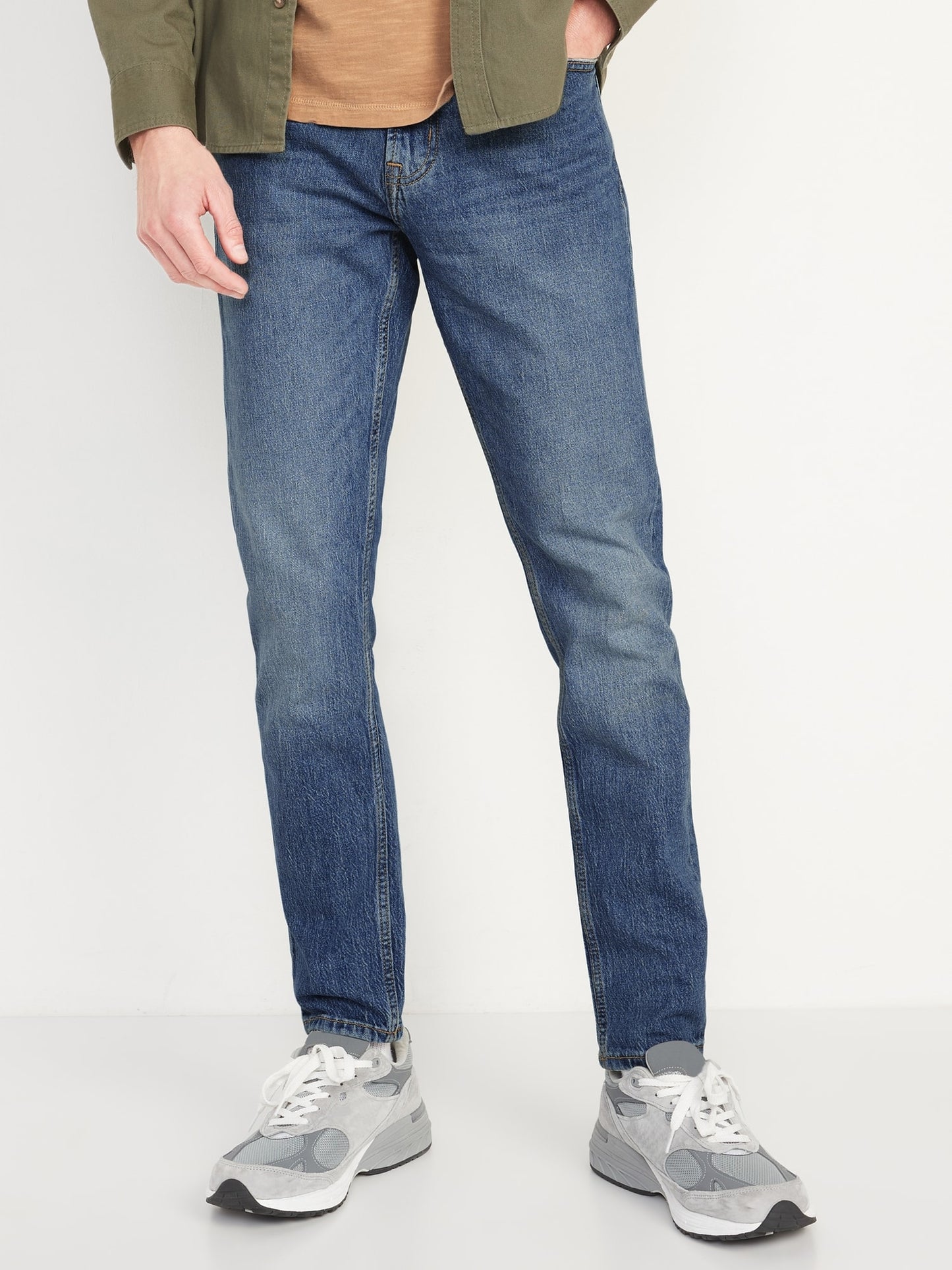 Old Navy Relaxed Slim Taper Built-In Flex Jeans for Men