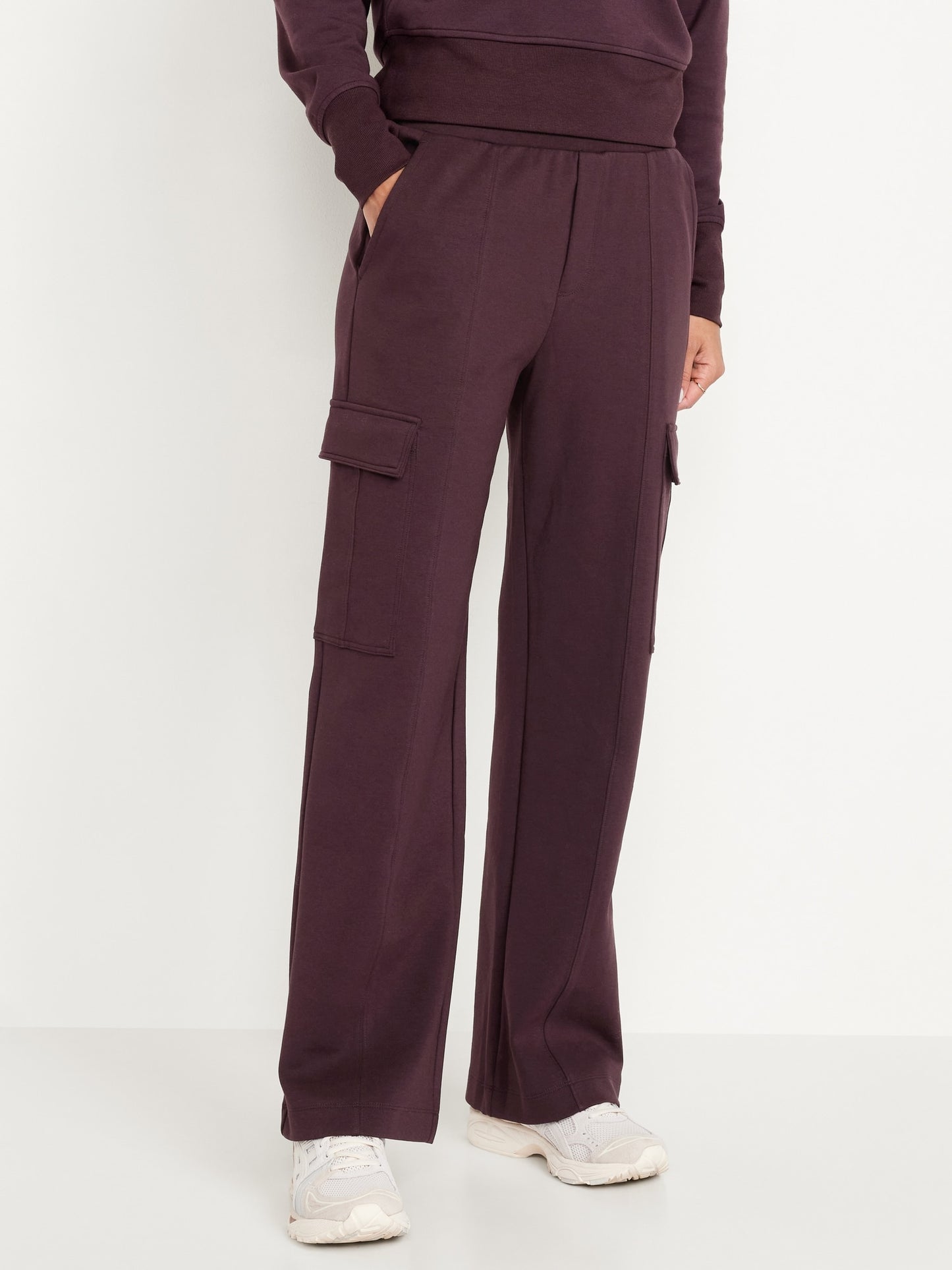 High-Waisted Dynamic Fleece Cargo Pants